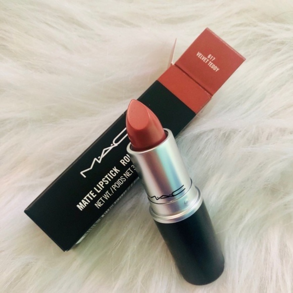 New! SOLDOUT DISCONTINUED MAC Cosmetics Velvet Teddy lipstick